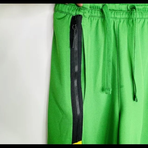 Nike NCAA Oregon Ducks Dri-Fit Basketball Shorts - Picture 6 of 6